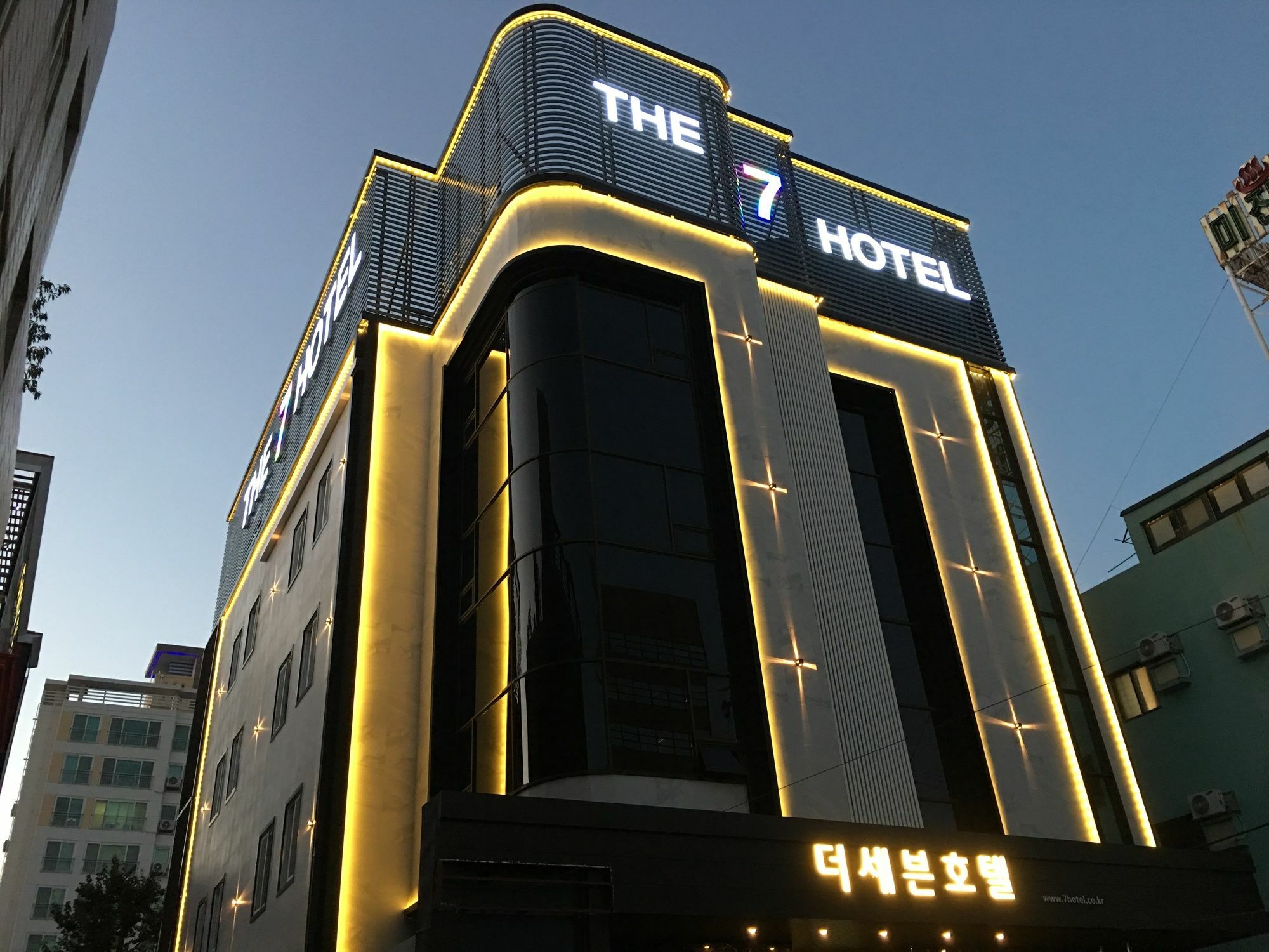 The 7 Hotel Pohang Extérieur photo
